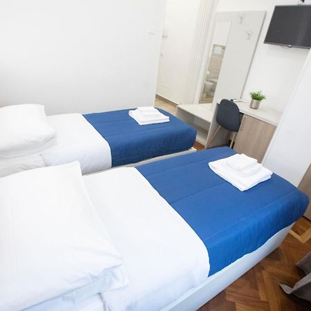 Hall Inn B&B In Nápoly Kültér fotó